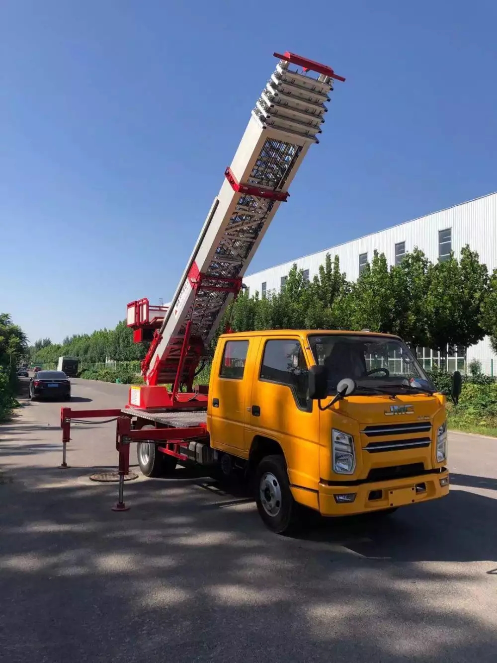 舒城县附近的云梯车出租服务：轻松解决高空作业需求